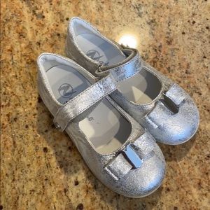 Brand new silver girls Naturino dress shoes size24